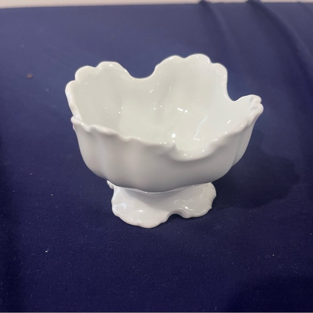 Rosenthal Small White pedestal Dish Made In Bavaria